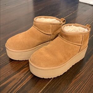UGG Classic Ultra Mini Platform size 7